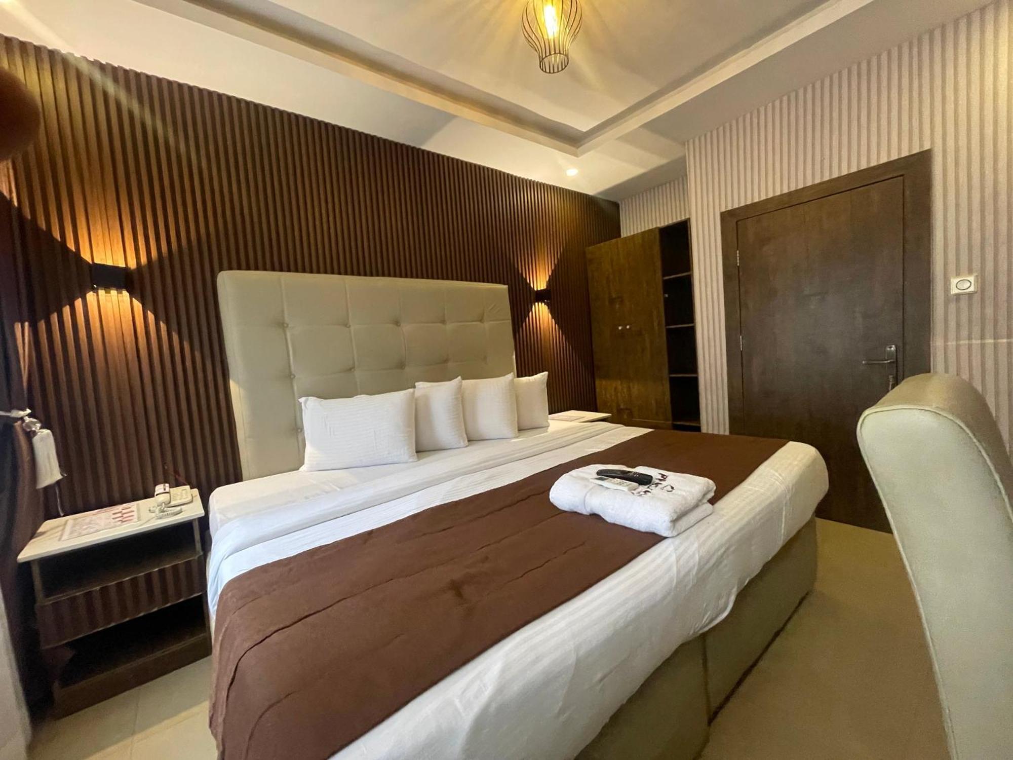 Presken Hotel @Villa Ikeja Eksteriør bilde